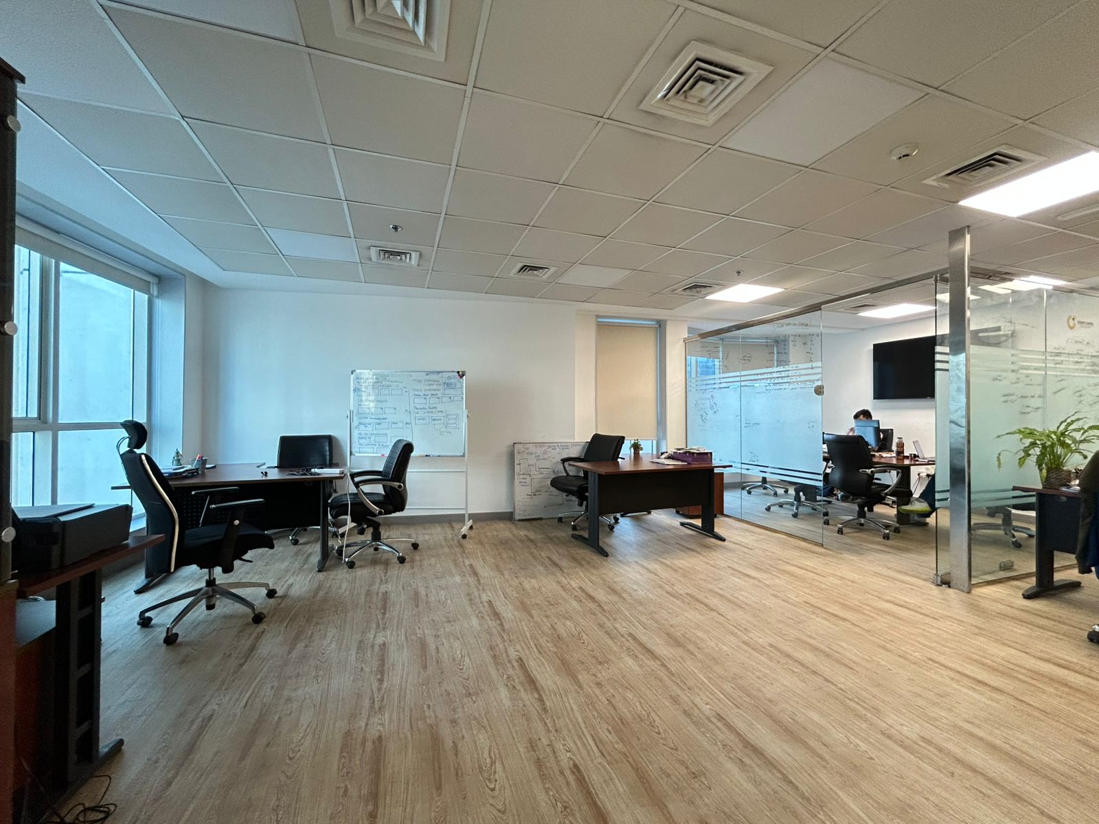 WhatsApp Image 2025-11-24 at 13.49.44 (1)